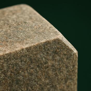 Баку: фаска на известняке у кромки