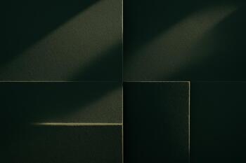 Стенд света: разные углы подсветки стены